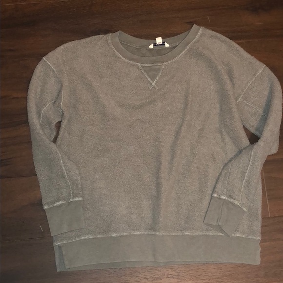 Fuzzy crewneck - Picture 1 of 2